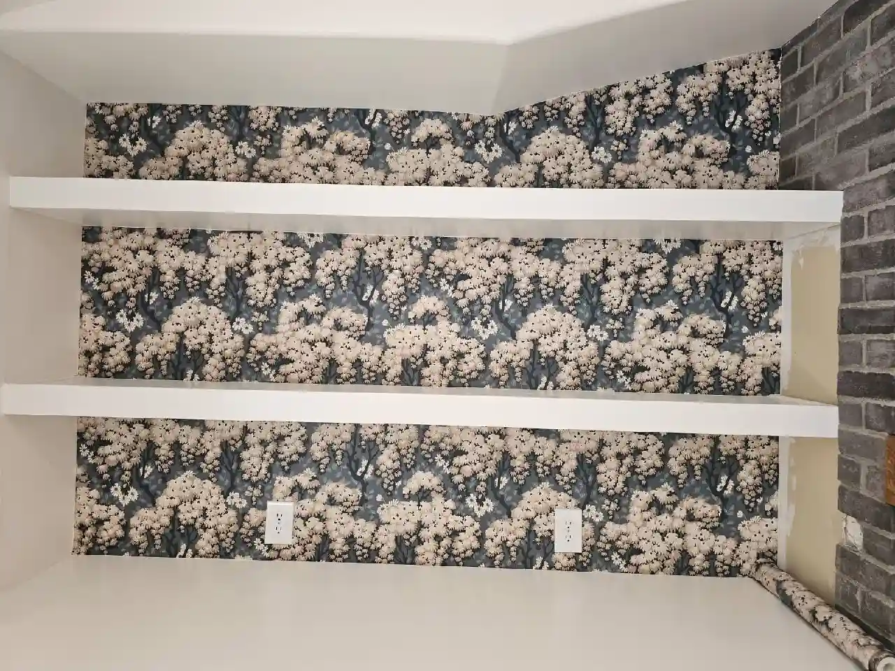 Experienced wallpaper installers serving Pearl District, Portland