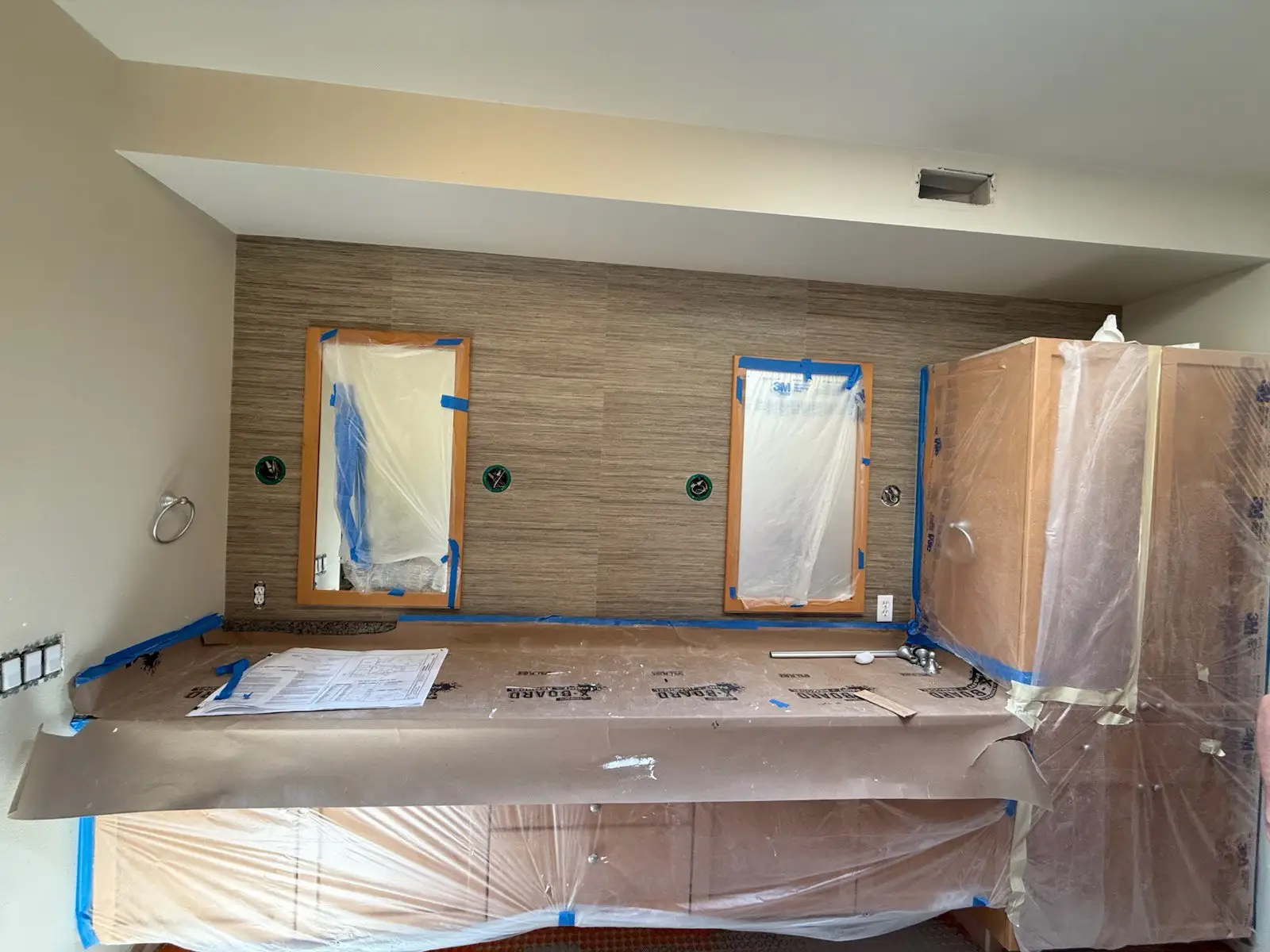 Professional wallpaper installation team in Irvington, Portland