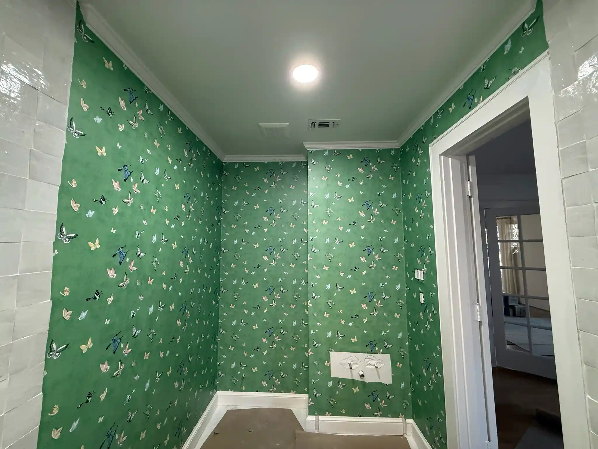 Wallpaper installation project in Tualatin, OR
